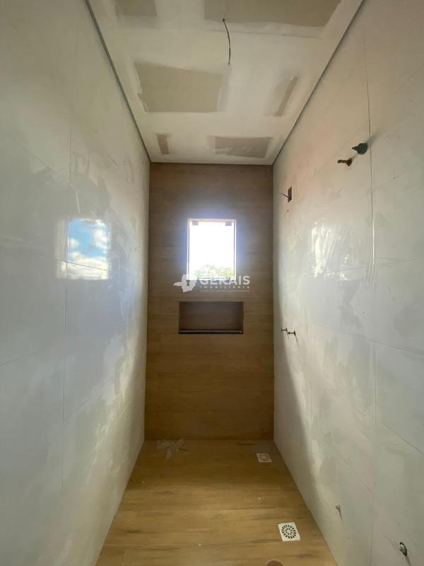 Apartamento à venda no FLORESTA: 08- BANHO SUÍTE