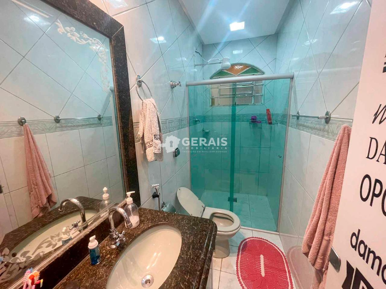 Casa para aluguel no PARAÍSO: 09- BANHO SOCIAL