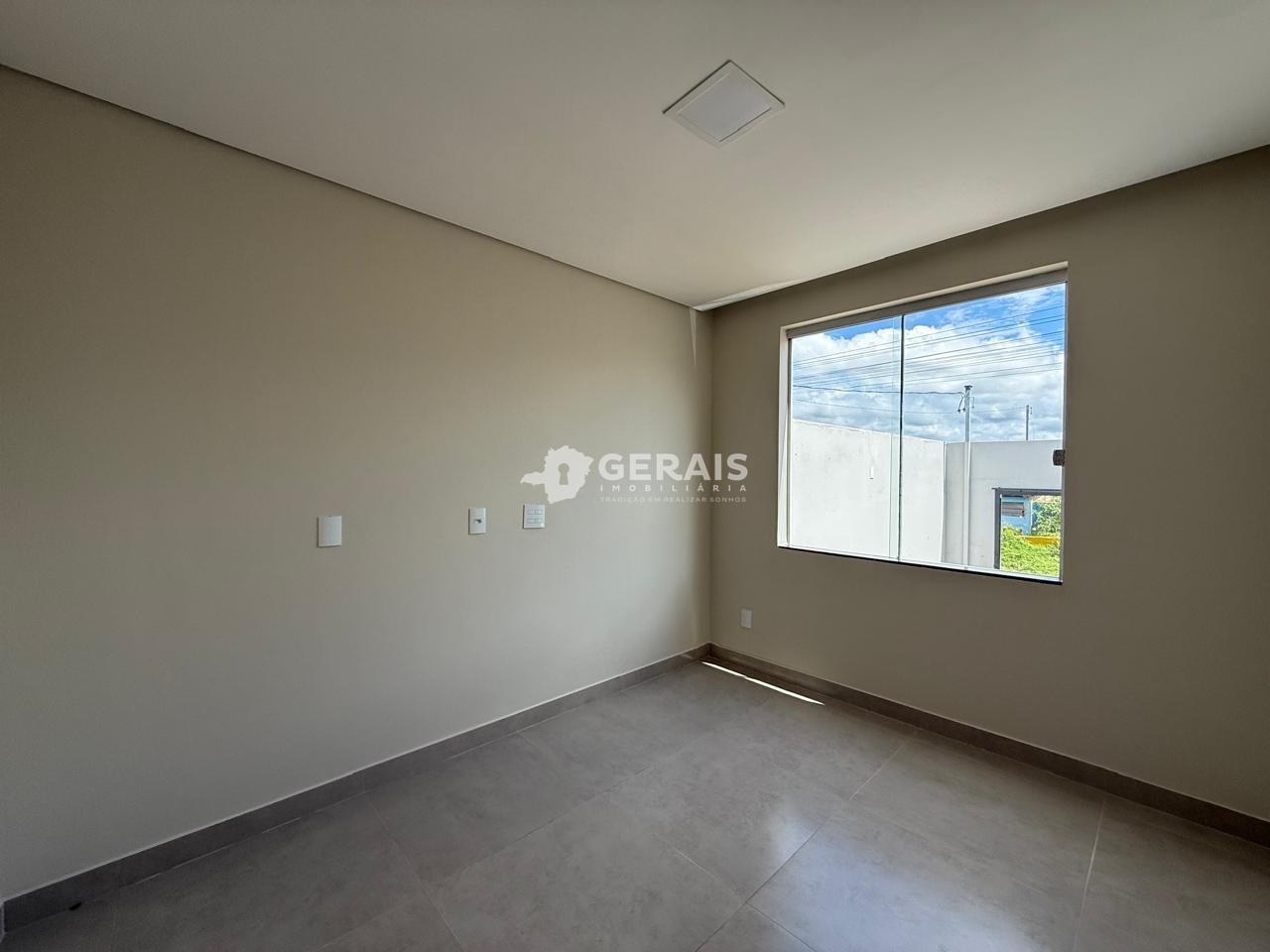 Casa à venda no DAVANUZE: 06 - QUARTO 01