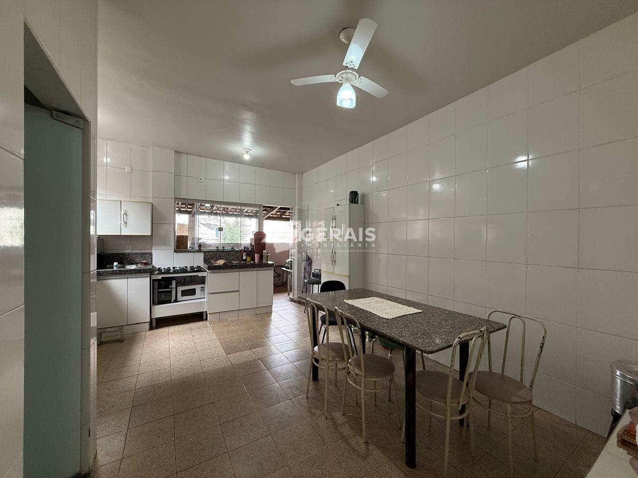 Casa à venda no PORTO VELHO: 06- COZINHA