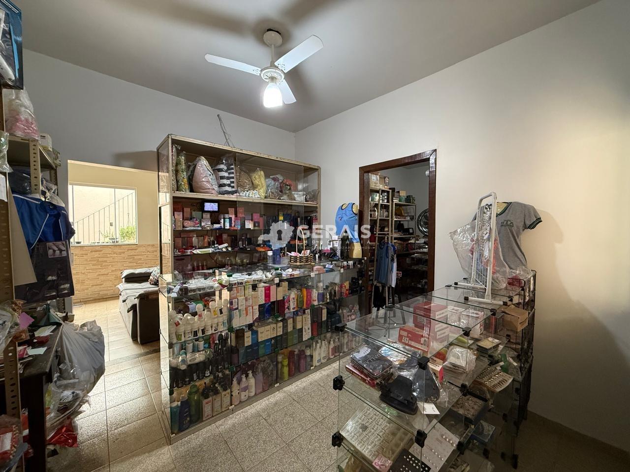 Casa à venda no PORTO VELHO: 05- SALA