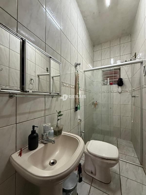 Casa à venda no VILA ROMANA: 07-BANHO SOCIAL 01