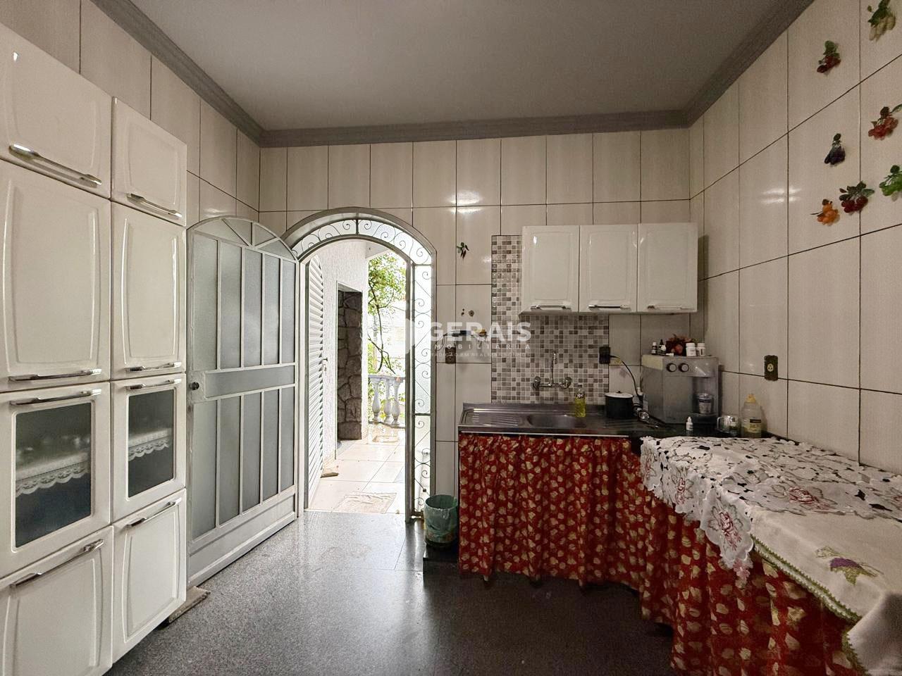 Casa à venda no CENTRO: 05- COZINHA 01