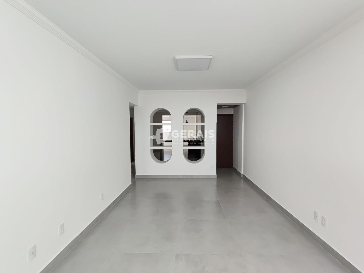 Apartamento à venda no CENTRO: 04 - SALA