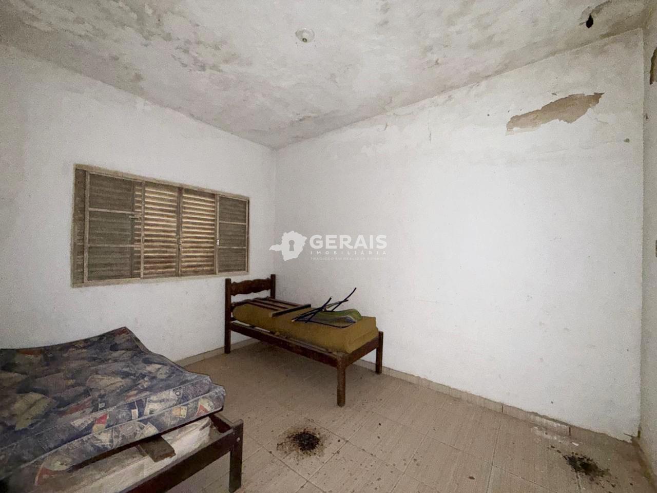 Chácara à venda no ZONA RURAL: 06- QUARTO 01 