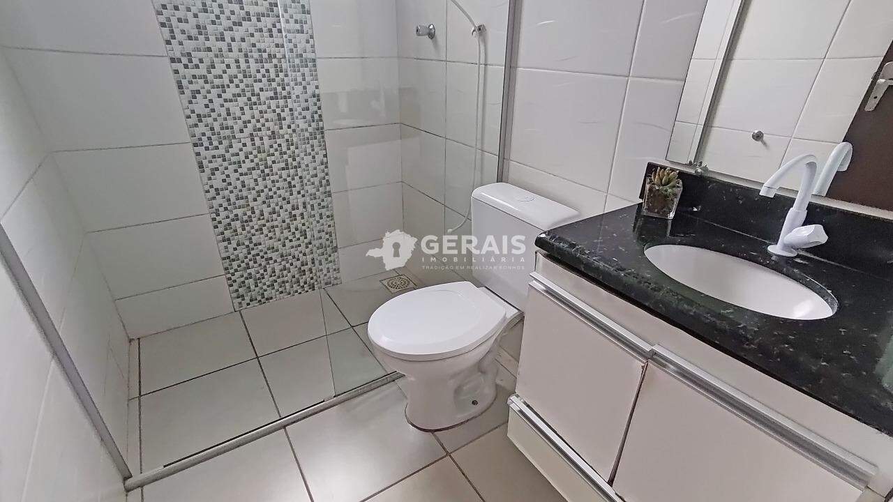 Casa para aluguel no SANTA ROSA: 08- BANHO SOCIAL