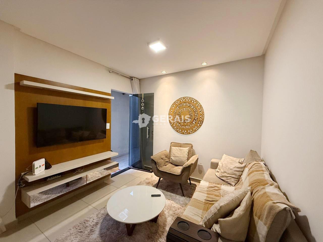 Casa à venda no CATALÃO: 04 - SALA 01