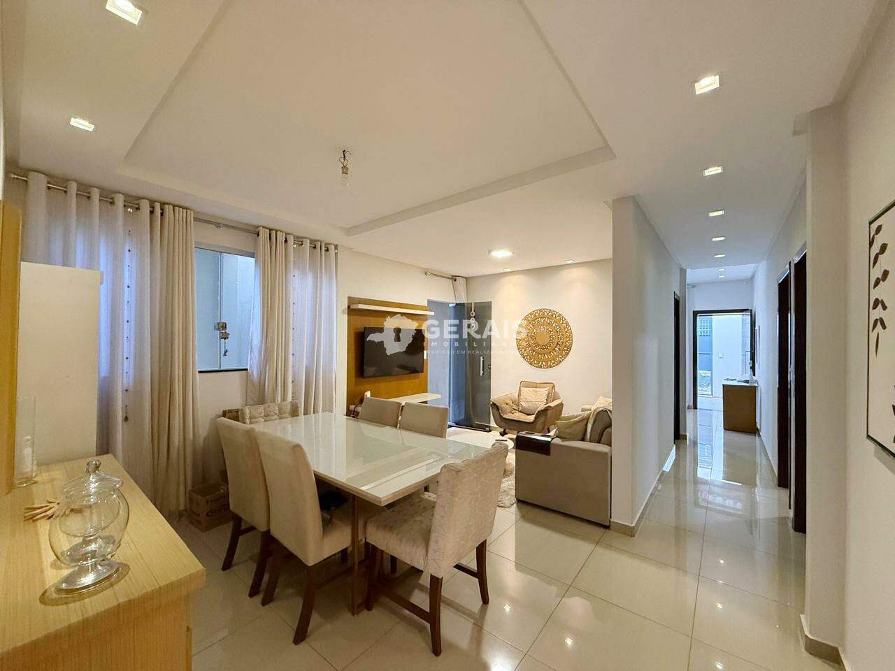 Casa à venda no CATALÃO: 03 - COPA