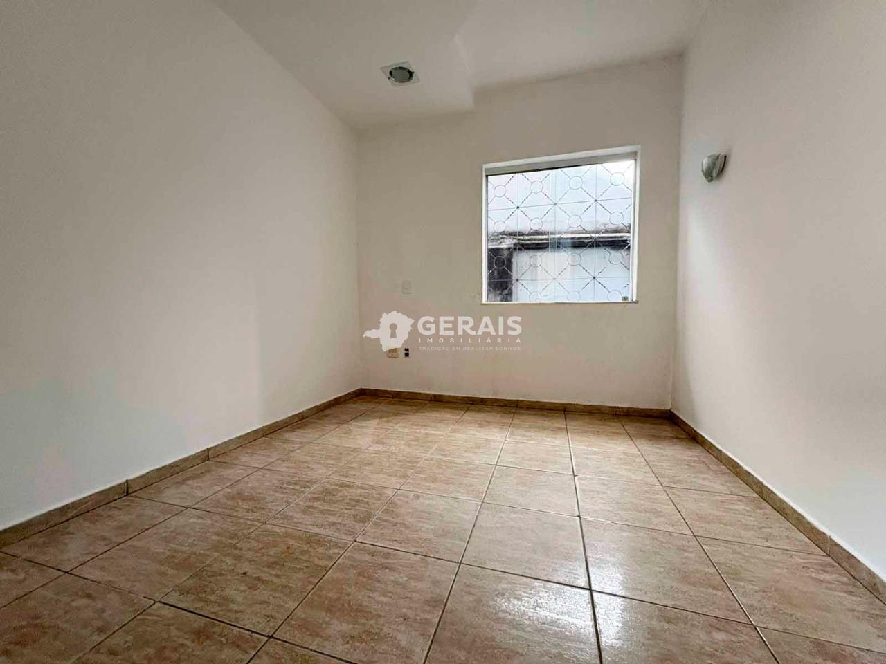 Casa para aluguel no CENTRO: 06- QUARTO 01