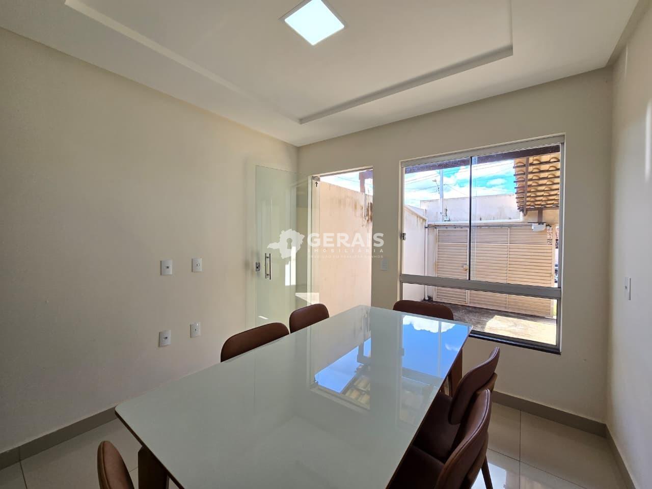 Casa à venda no JARDIM CANDELÁRIA: 04 - SALA