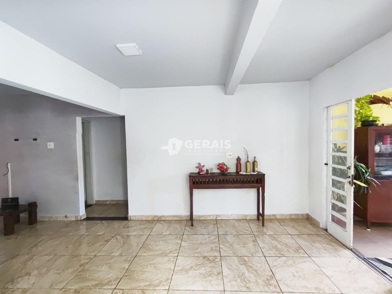 Casa à venda no ESPLANADA: 08 - COPA