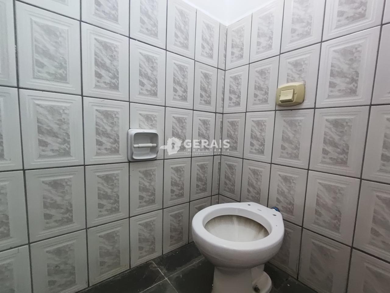 Loja para aluguel no CENTRO: 08- BANHEIRO