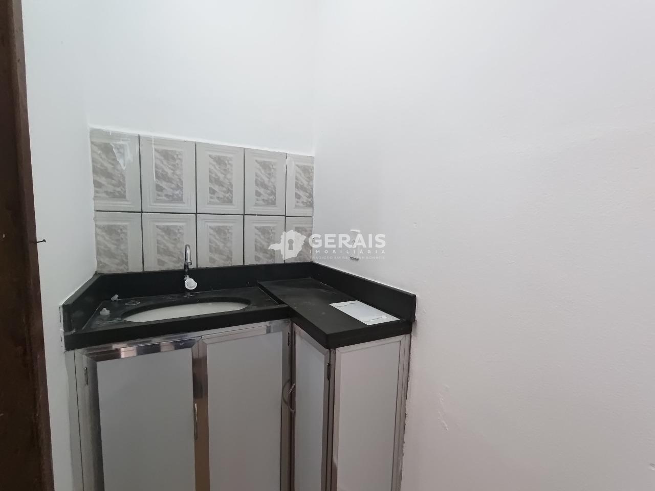 Loja para aluguel no CENTRO: 07- LAVABO