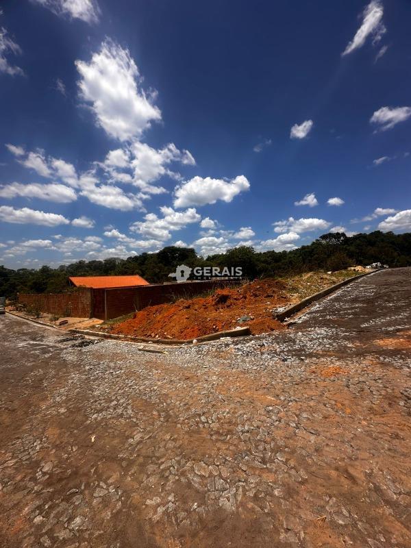 Lote à venda no SANTA LÚCIA: 01- LOTE