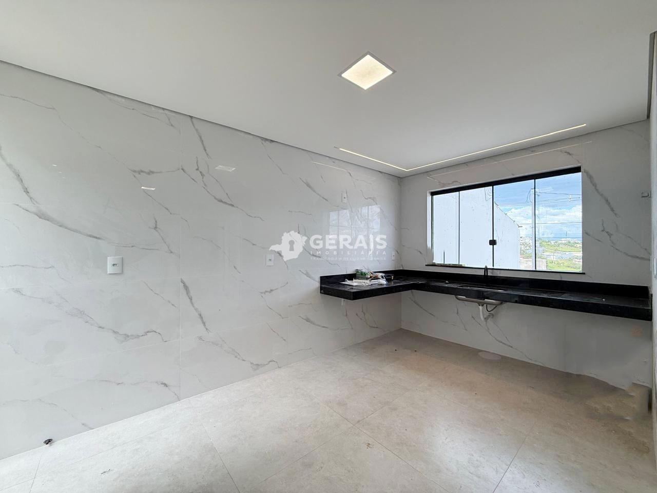 Casa à venda no CAMPINA VERDE: 09- COZINHA