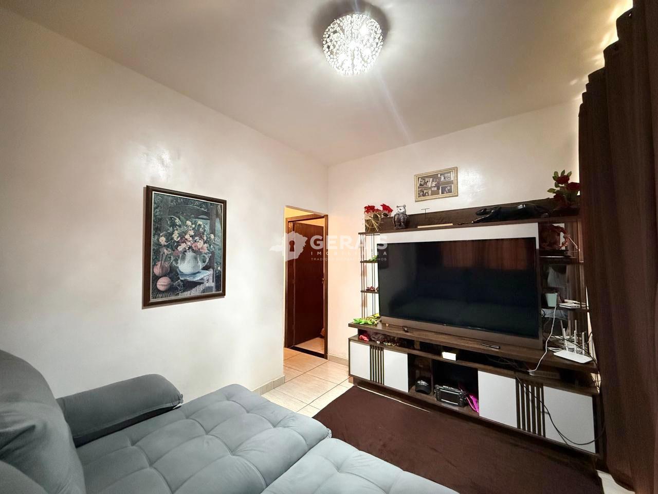 Casa à venda no MARIA PECANHA: 04- SALA