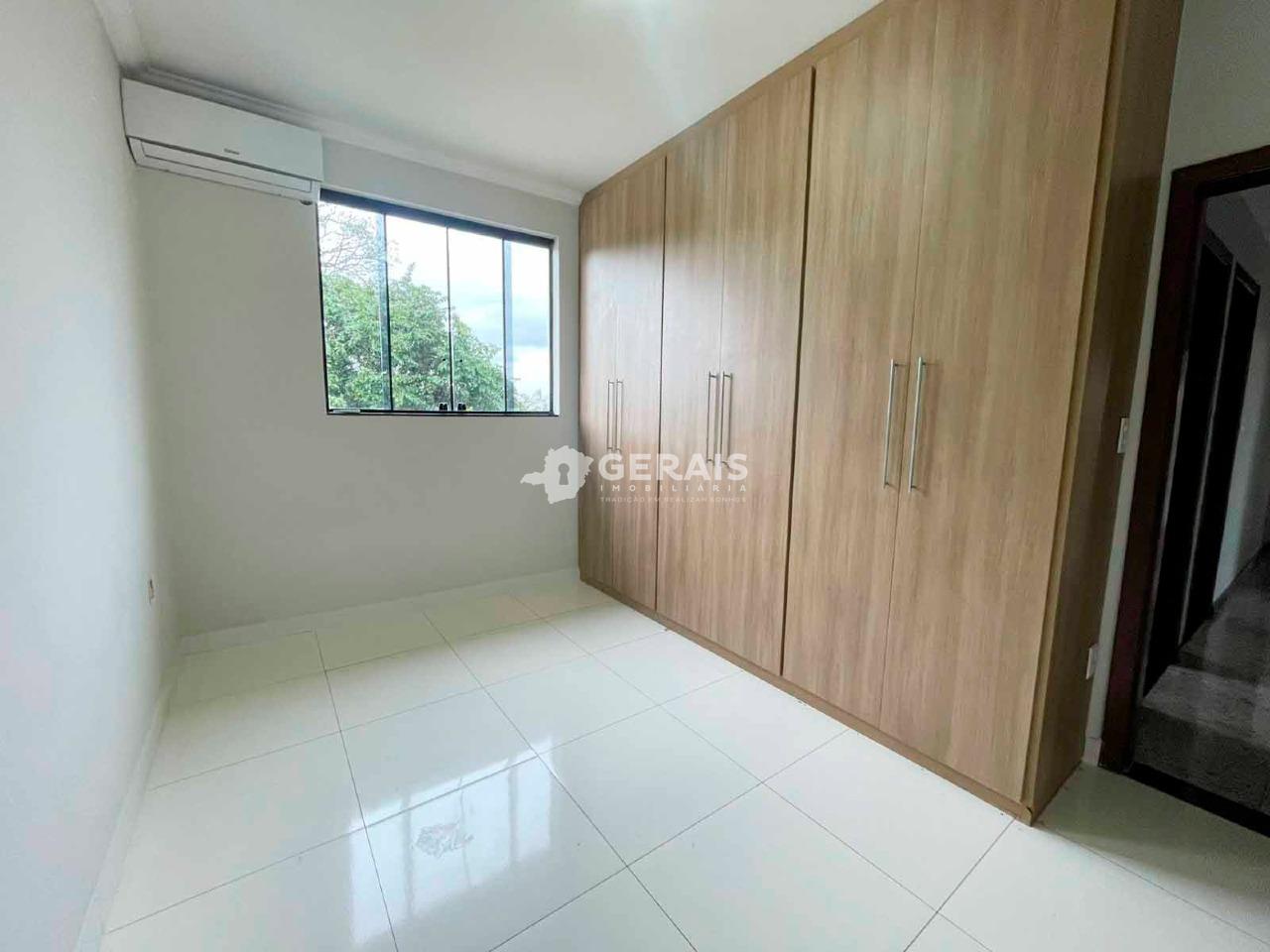 Casa para aluguel no SANTA LUZIA: 04- QUARTO 01