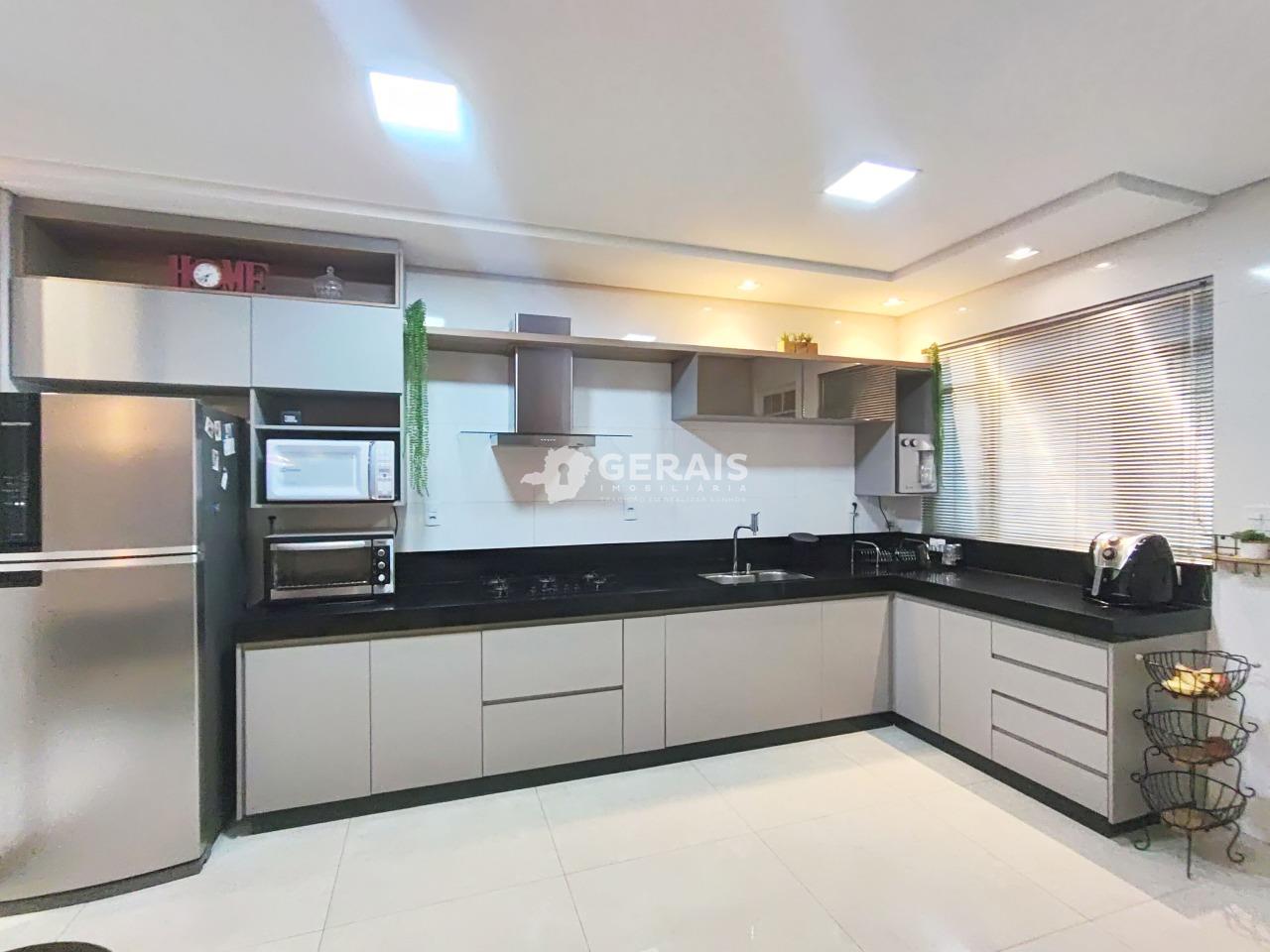 Casa à venda no NOVA HOLANDA: 06 - COZINHA