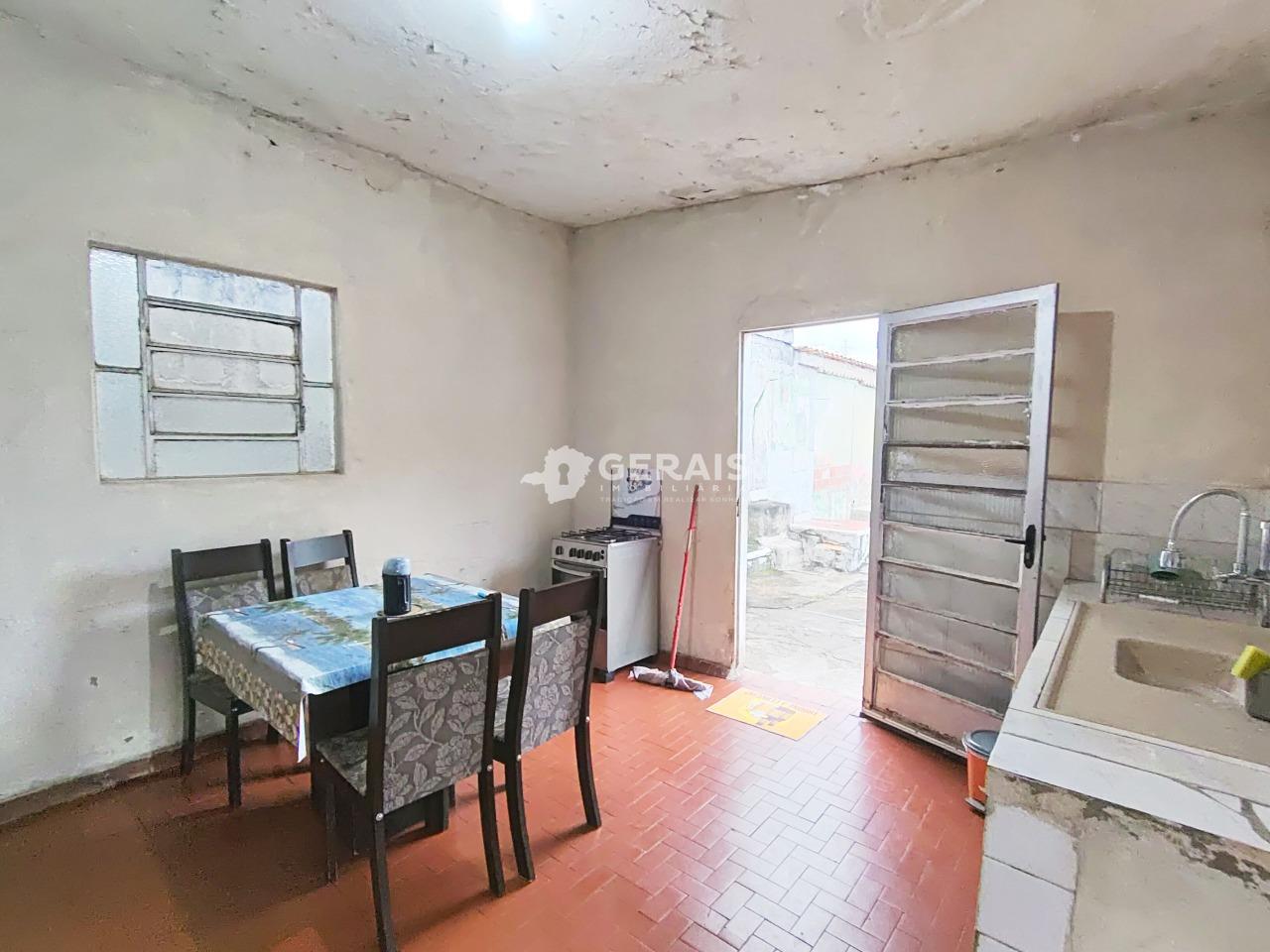 Casa à venda no AFONSO PENA: 04- COZINHA