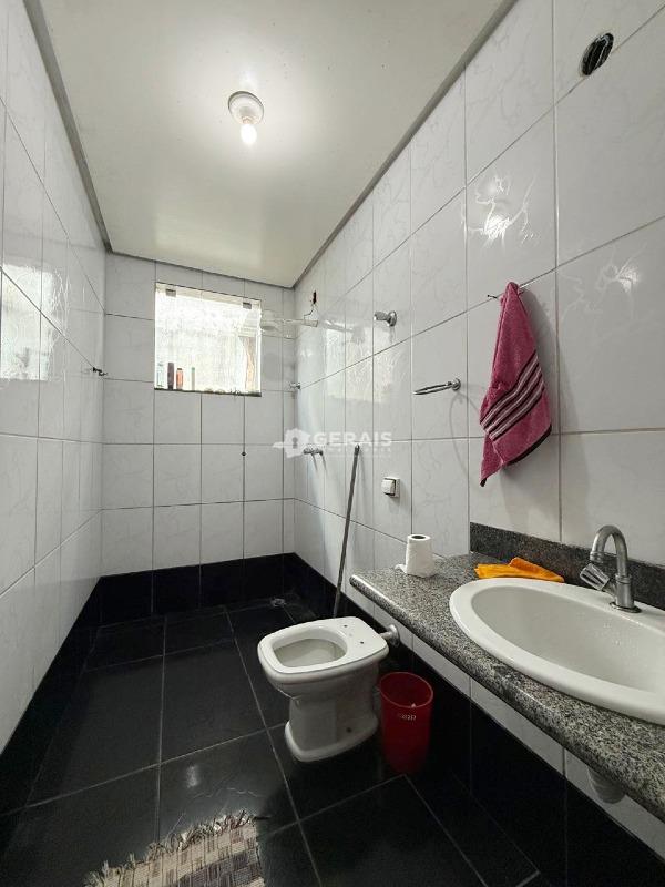 Casa à venda no SANTA MARTA: 08- BANHO SOCIAL 01