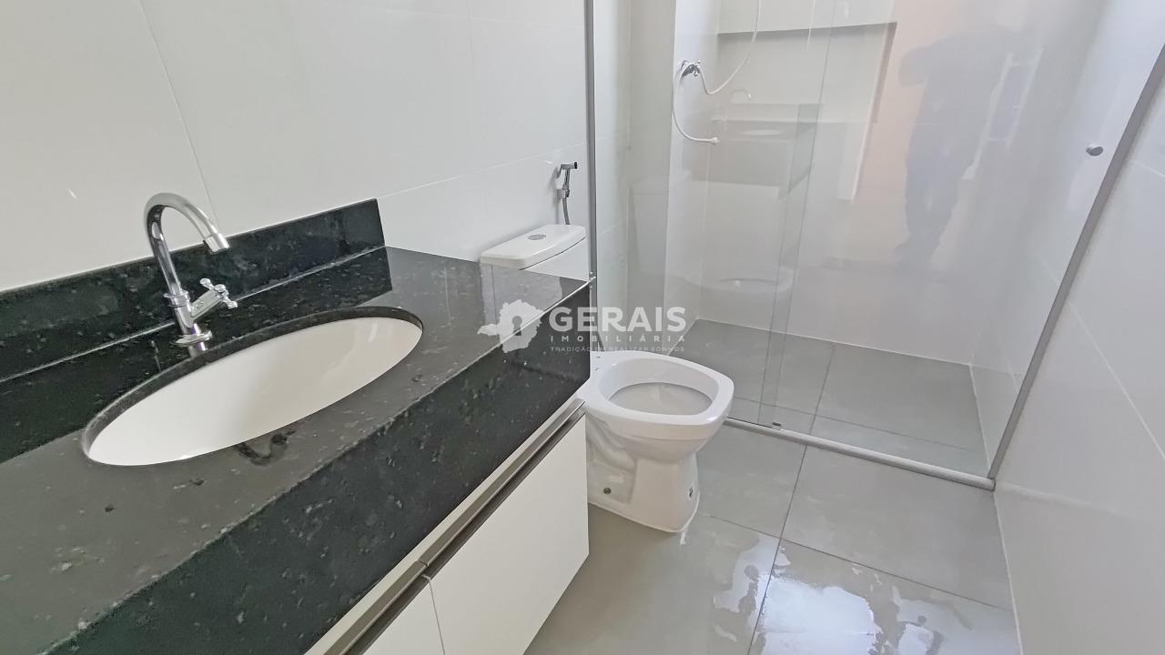 Kitnet para aluguel no BOM PASTOR: 08- BANHO SOCIAL