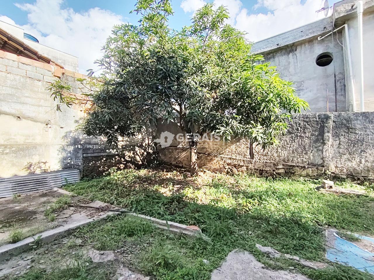 Sobrado à venda no DANILO PASSOS: 08- QUINTAL