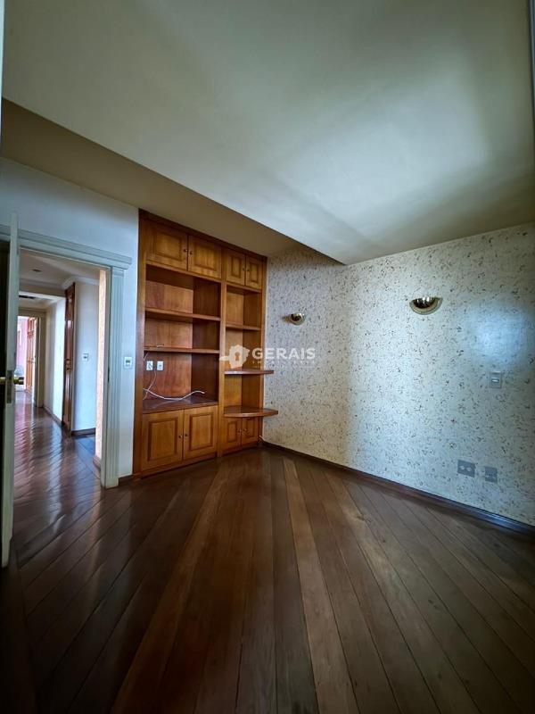 Apartamento à venda no CENTRO: 08-  QUARTO 01