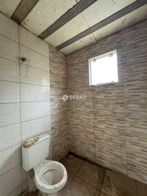 Casa para aluguel no BOM PASTOR: 08- BANHO SOCIAL