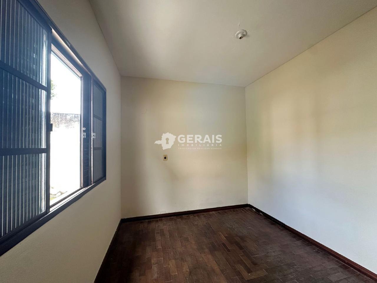 Casa à venda no SANTA ROSA: 09 - QUARTO SUÍTE