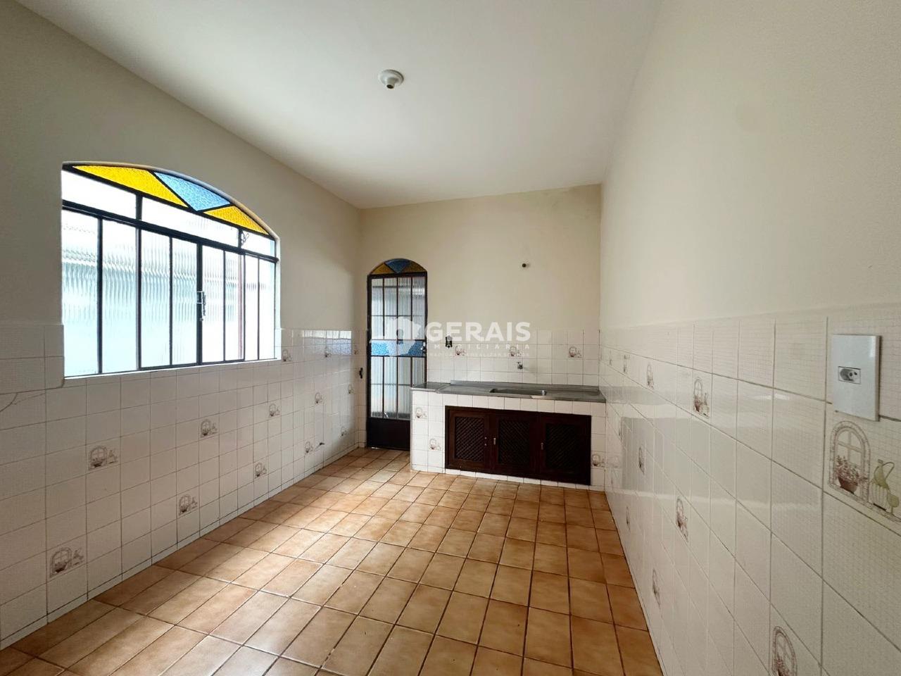 Casa à venda no SANTA ROSA: 06 - COZINHA