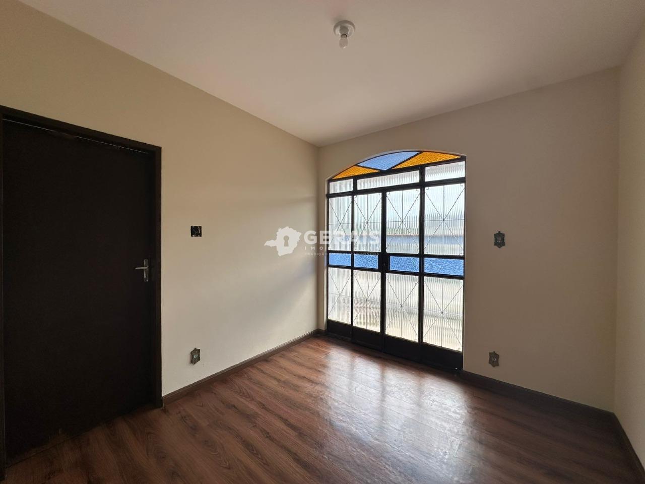 Casa à venda no SANTA ROSA: 03 - SALA