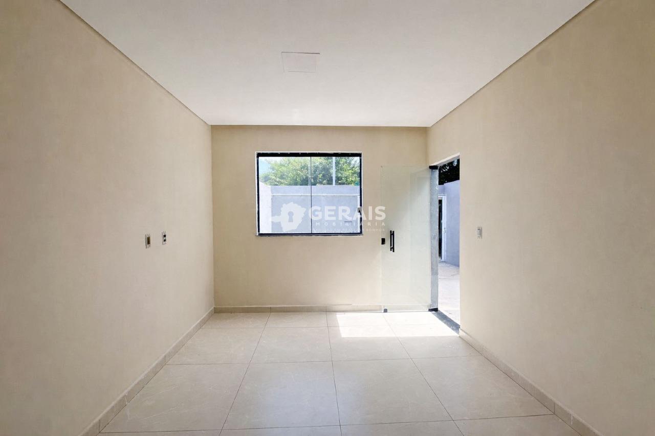 Casa à venda no QUINTA DAS PALMEIRAS: 03 - SALA