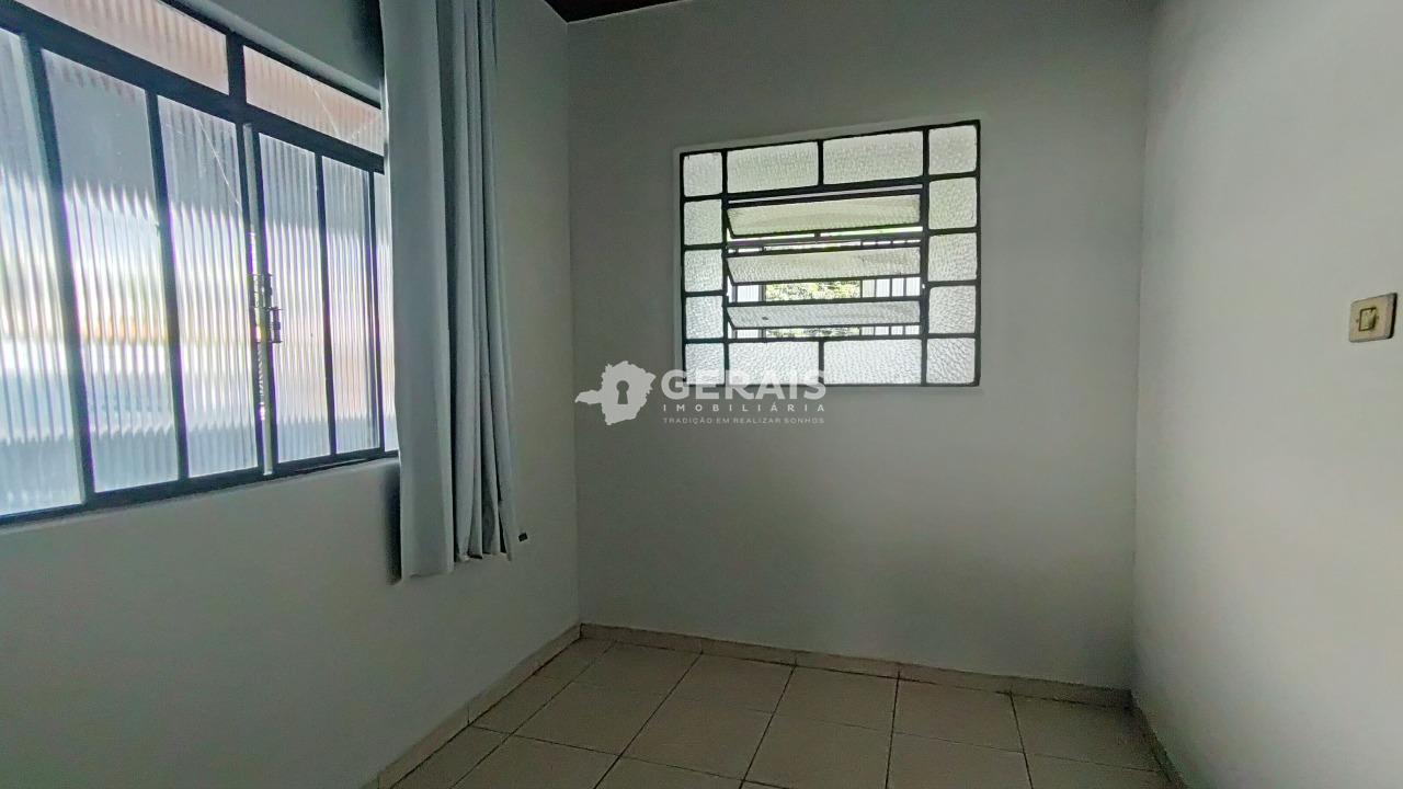 Casa para aluguel no CENTRO: 06- QUARTO 01