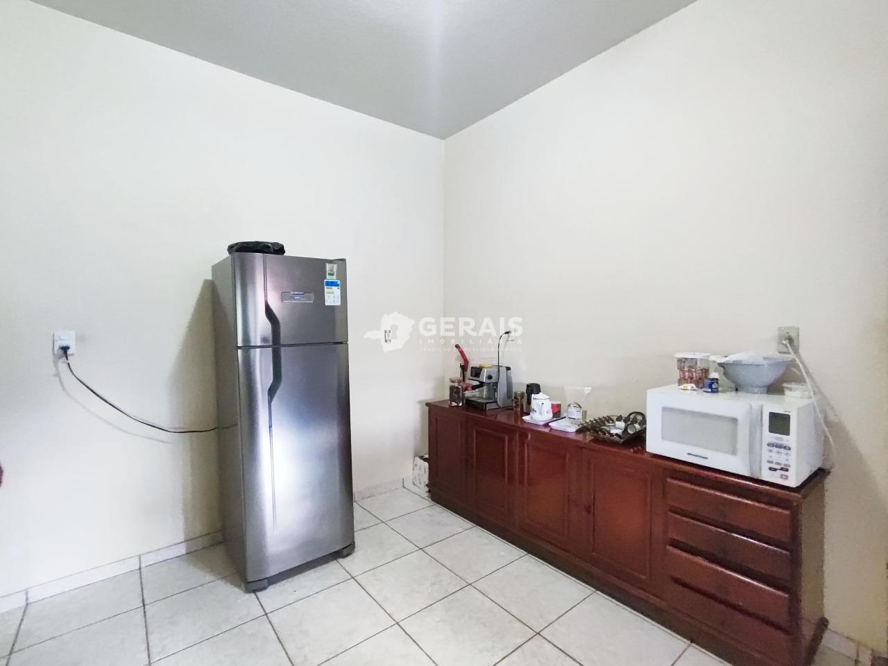 Chácara à venda no CONDOMÍNIO PARQUE DO CALHAU: 07 - COPA