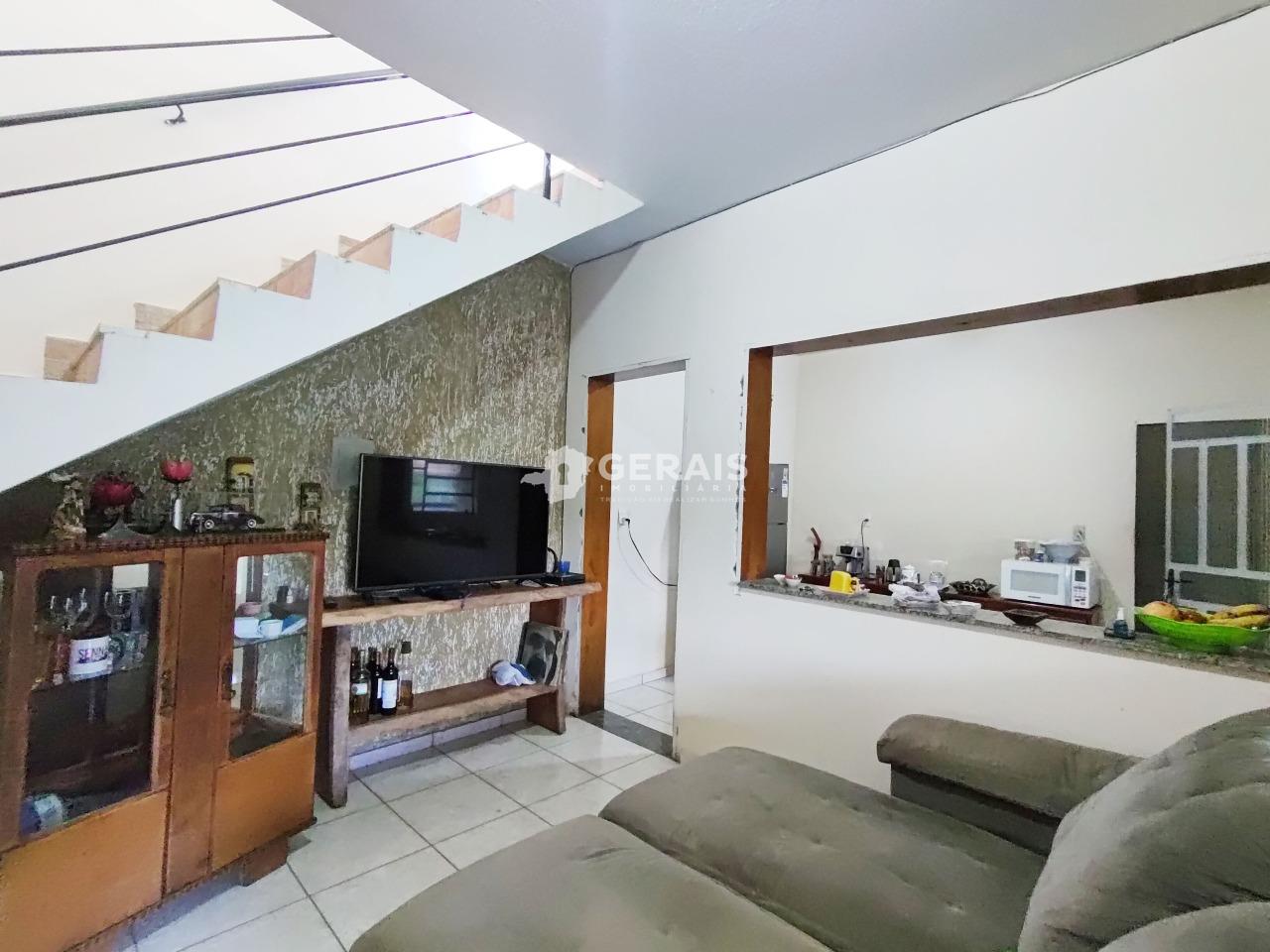 Chácara à venda no CONDOMÍNIO PARQUE DO CALHAU: 03 - SALA