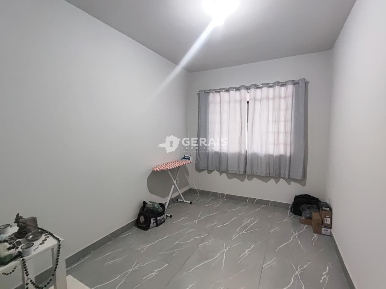 Casa à venda no CHORO: 05 - QUARTO 01