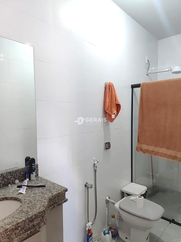 Casa à venda no CHORO: 08 - BANHO SUÍTE