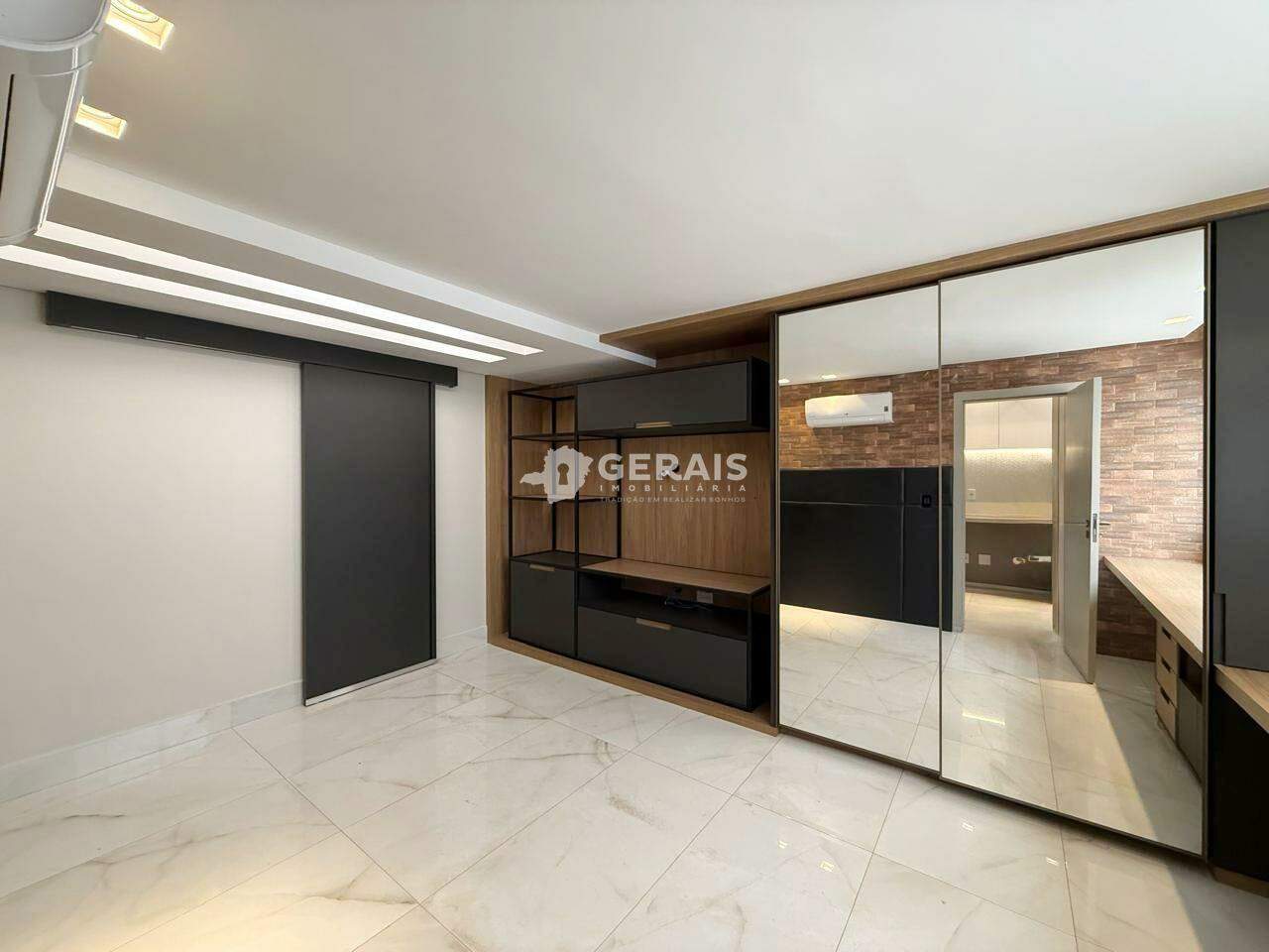 Apto Cobertura Triplex à venda no CENTRO: 08- QUARTO SUÍTE 01