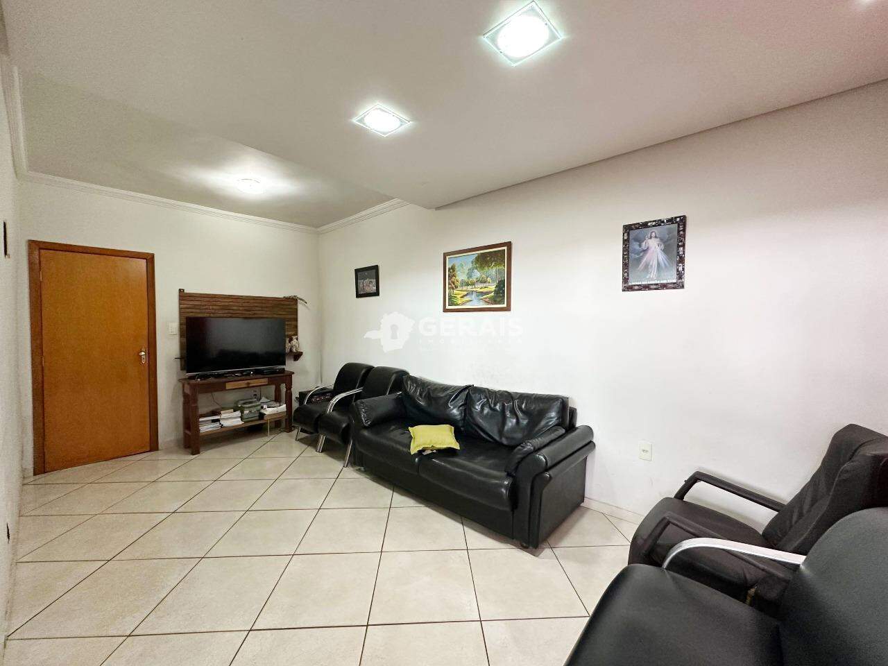 Casa à venda no HALIN SOUKI: 03- SALA