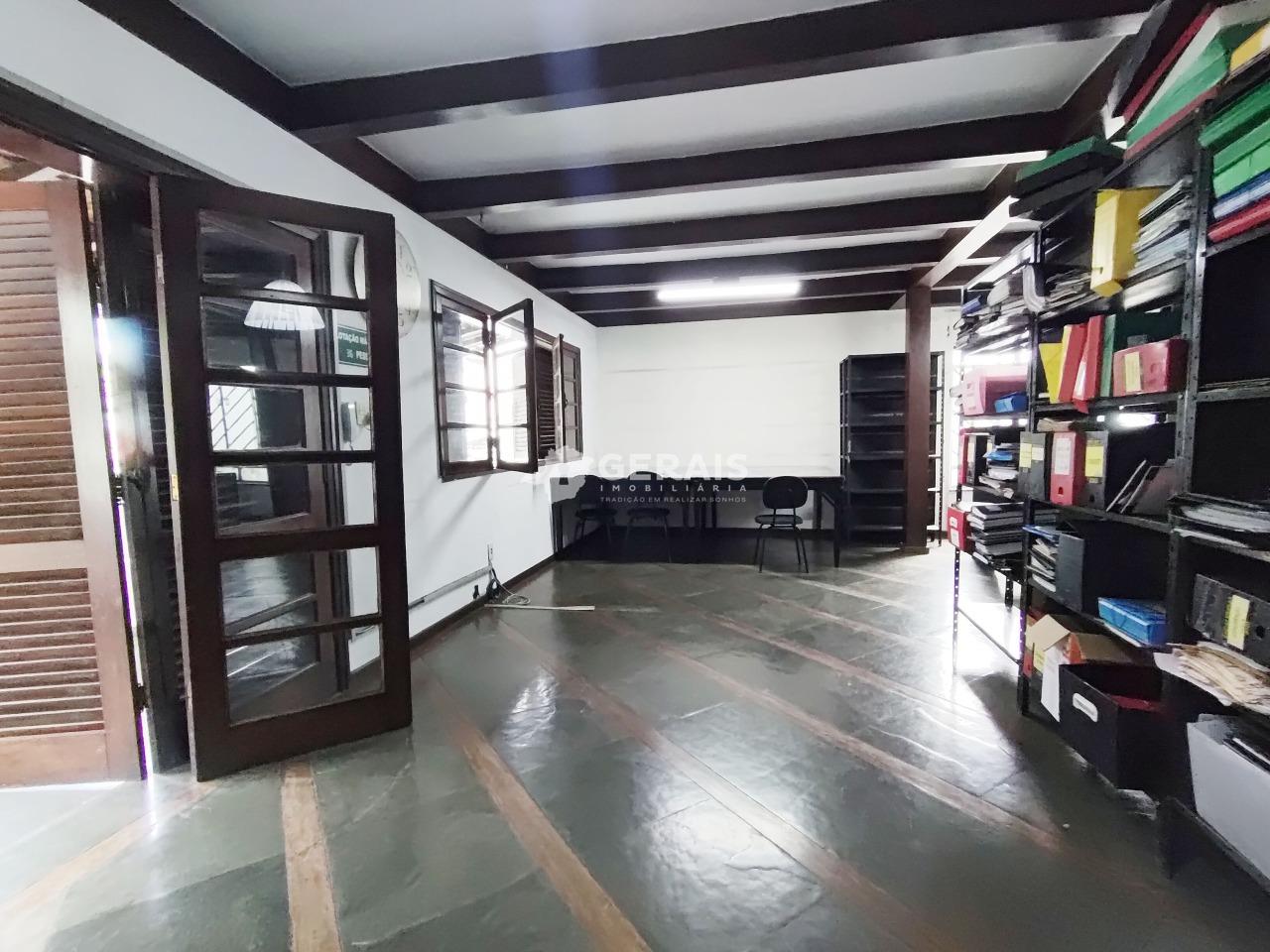 Casa à venda no CATALÃO: 03 - SALA