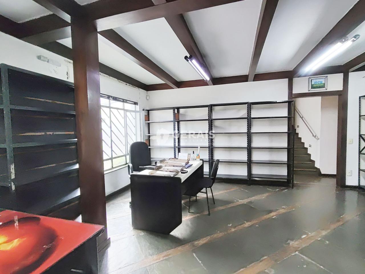 Casa à venda no CATALÃO: 04 - SALA