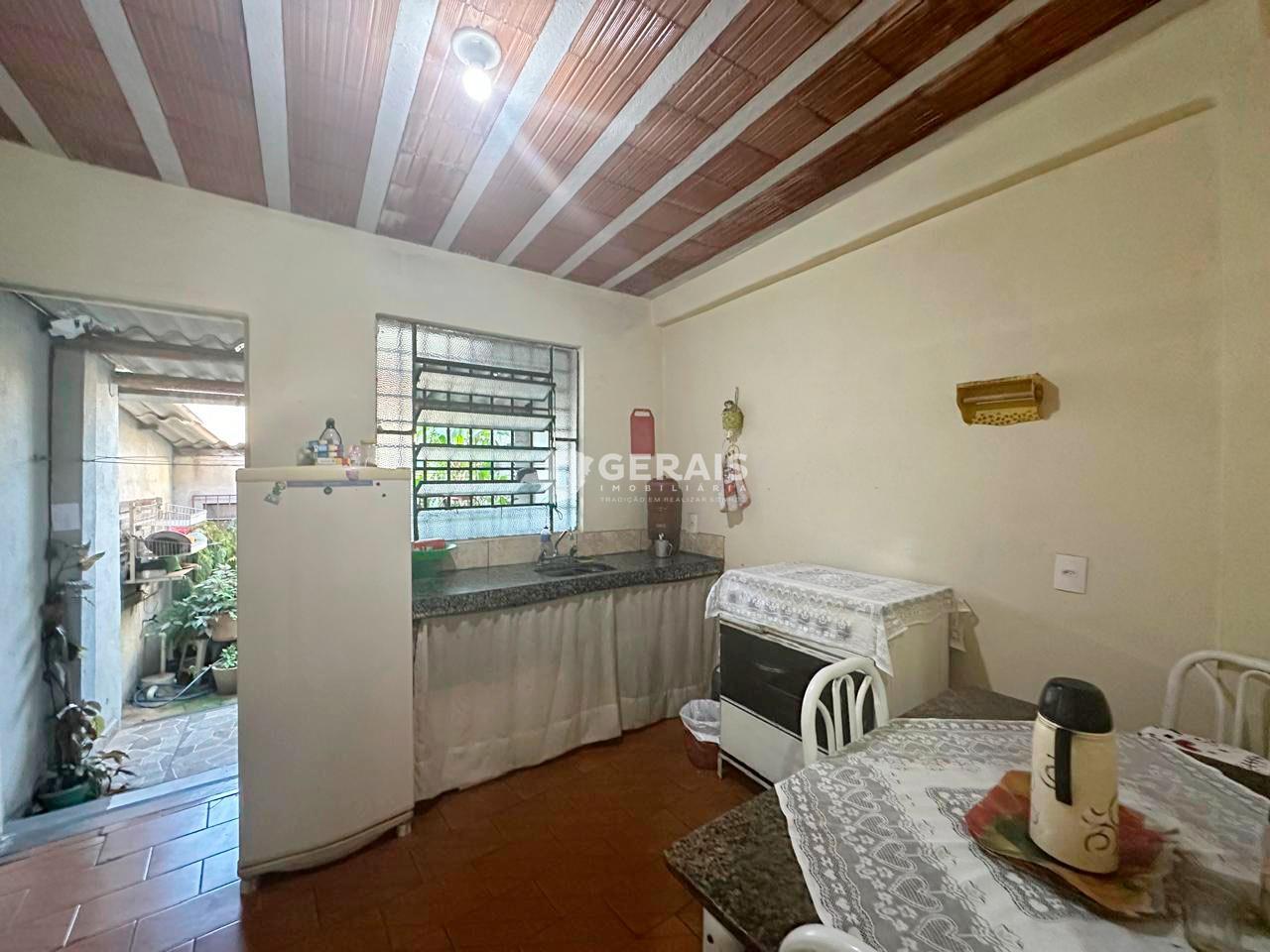 Casa à venda no SANTA CLARA: 05- COZINHA