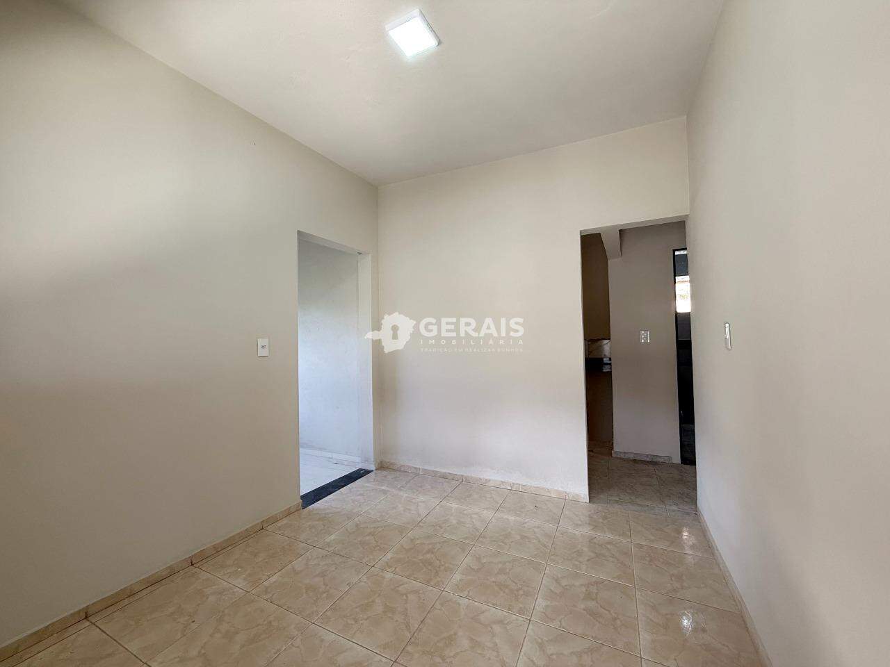 Casa para aluguel no SÃO LUÍS: 04- SALA