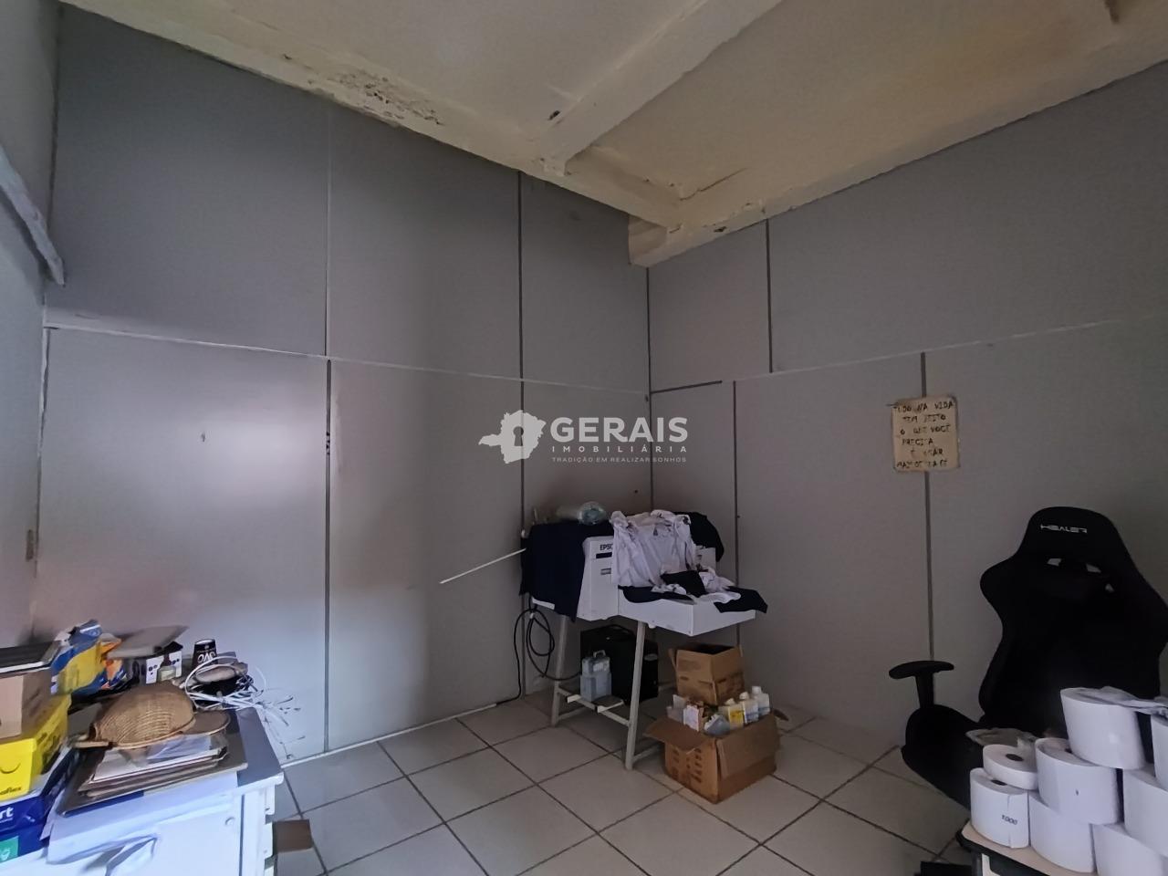 Galpão para aluguel no ANTONIO FONSECA: 04- ESCRITÓRIO 01