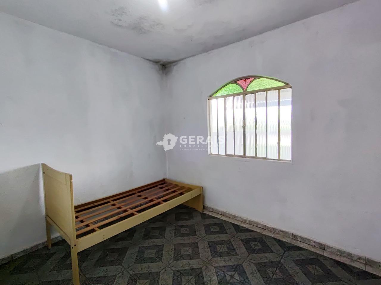 Casa para aluguel no JARDIM CANDIDES: 04- QUARTO 01