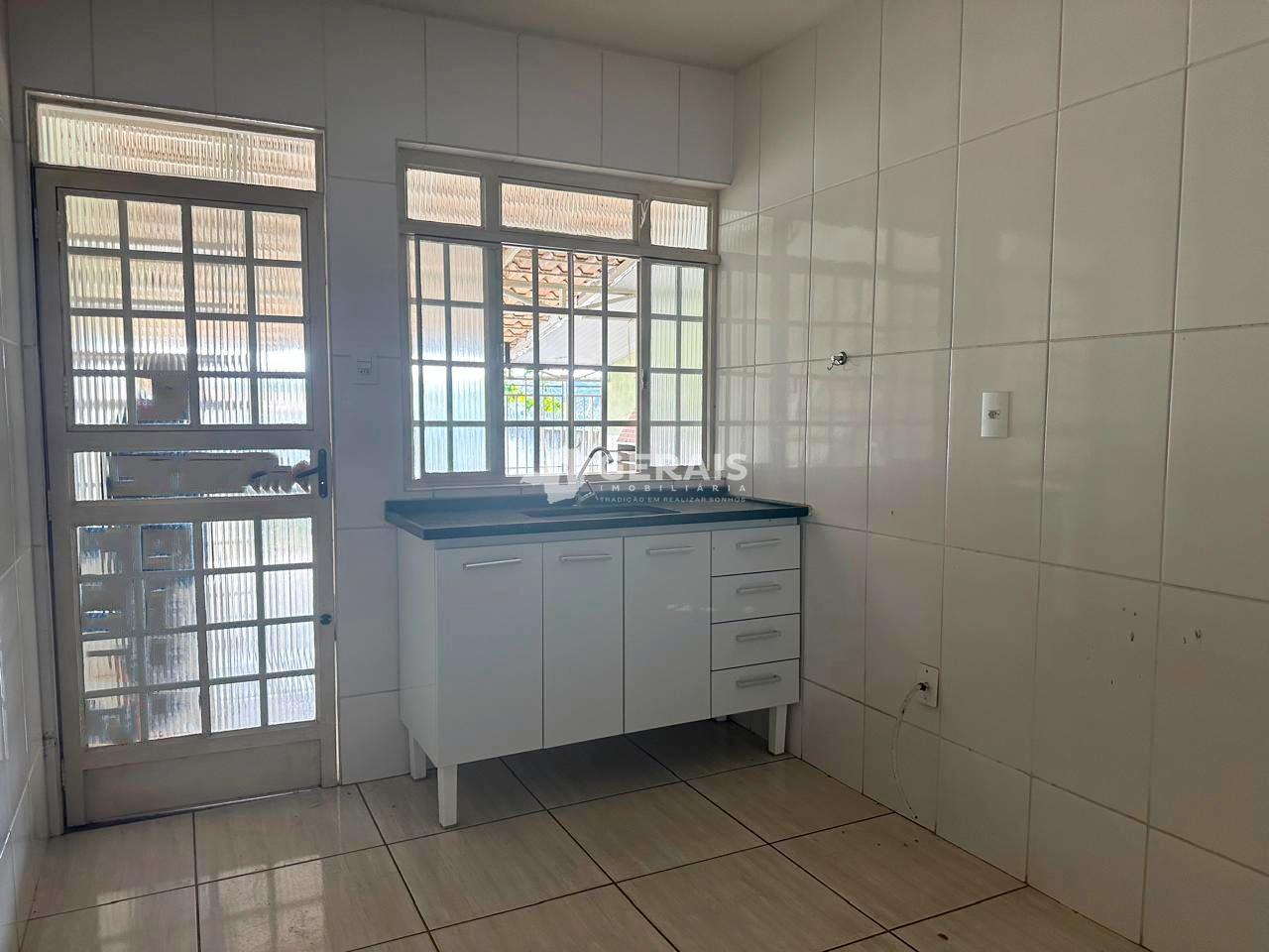 Casa à venda no JARDINOPOLIS: 03 - COZINHA