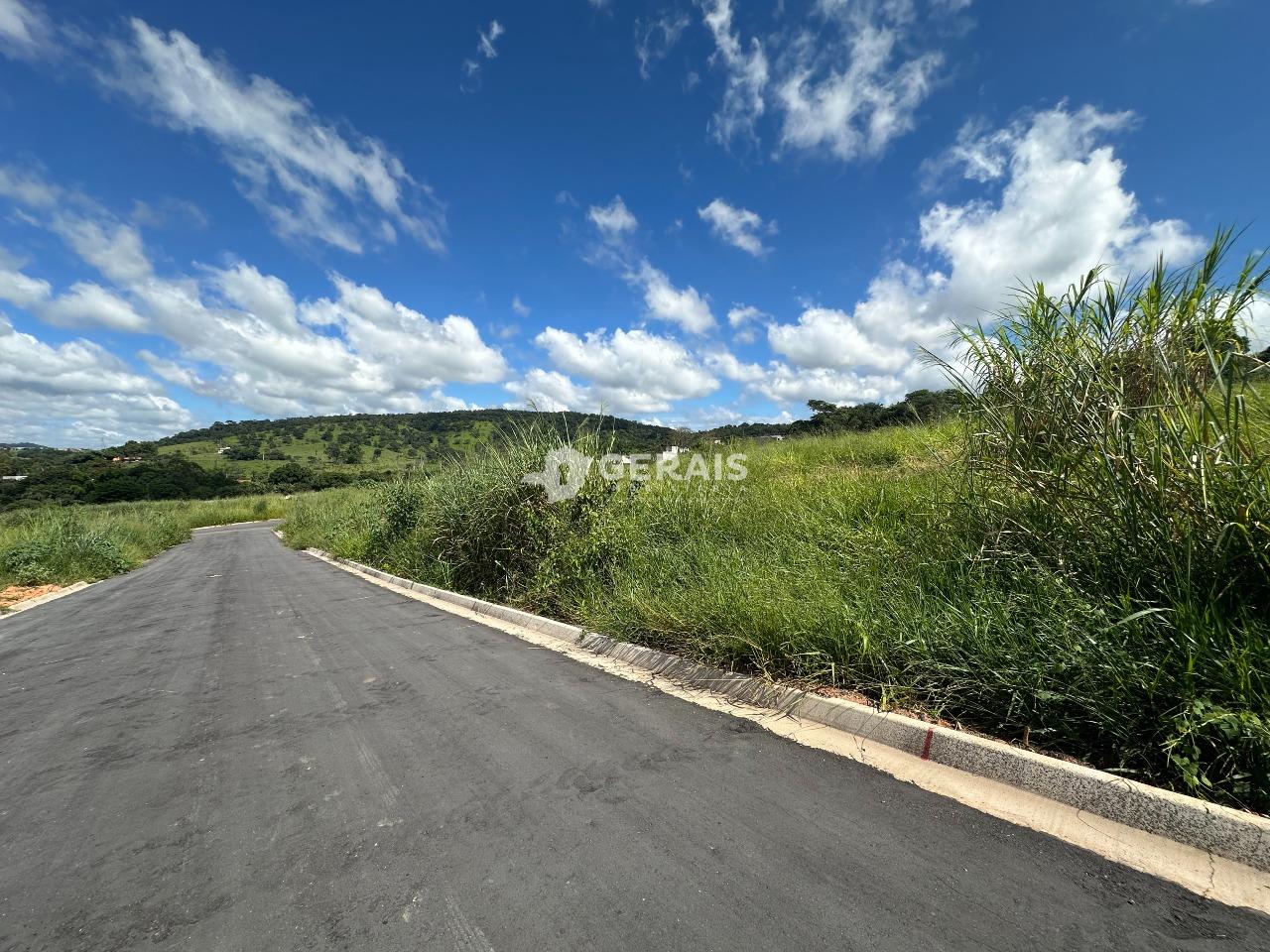 Lote à venda no PARQUE LEBLON: 02 - LOTE