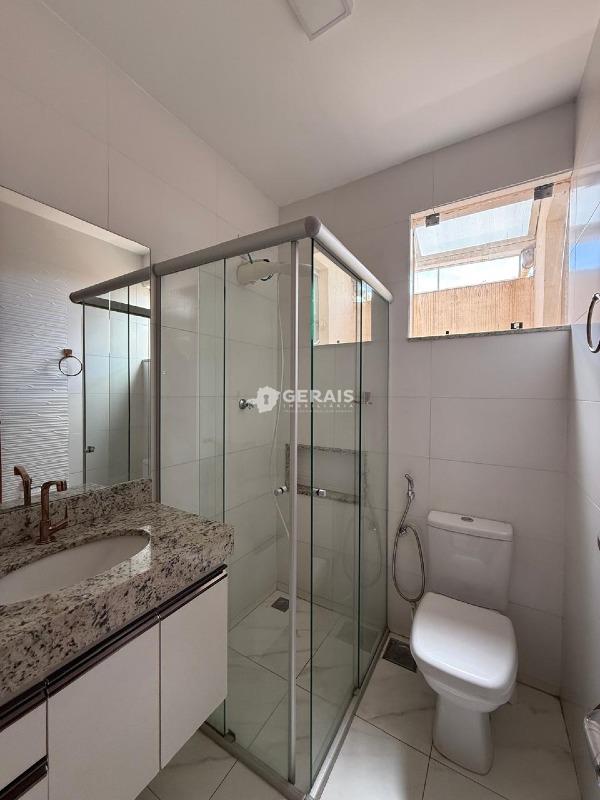 Sobrado à venda no MANOEL VALINHAS: 07 - BANHO SOCIAL