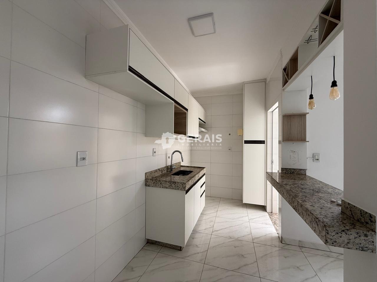 Sobrado à venda no MANOEL VALINHAS: 03 - COZINHA