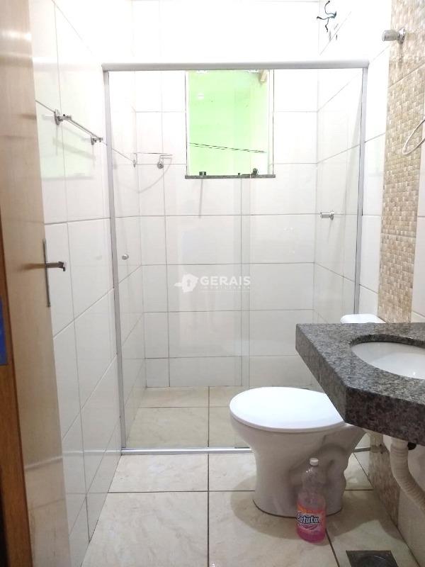 Casa à venda no JARDIM CANDIDES: 07 - BANHO SOCIAL